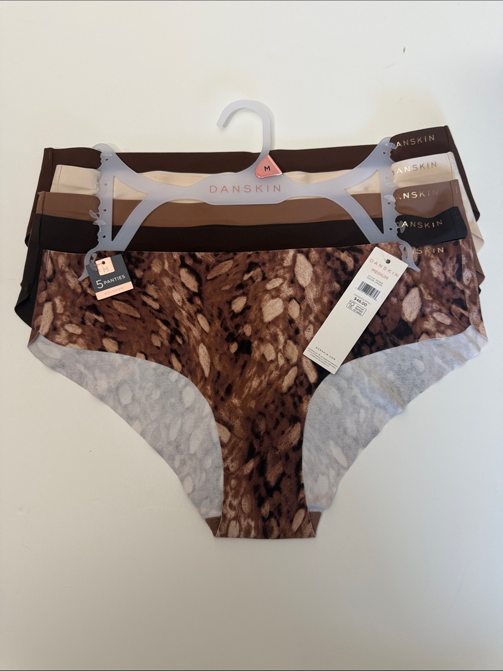 DANSKIN NO SHOW PANTIES SZ M NEW!!